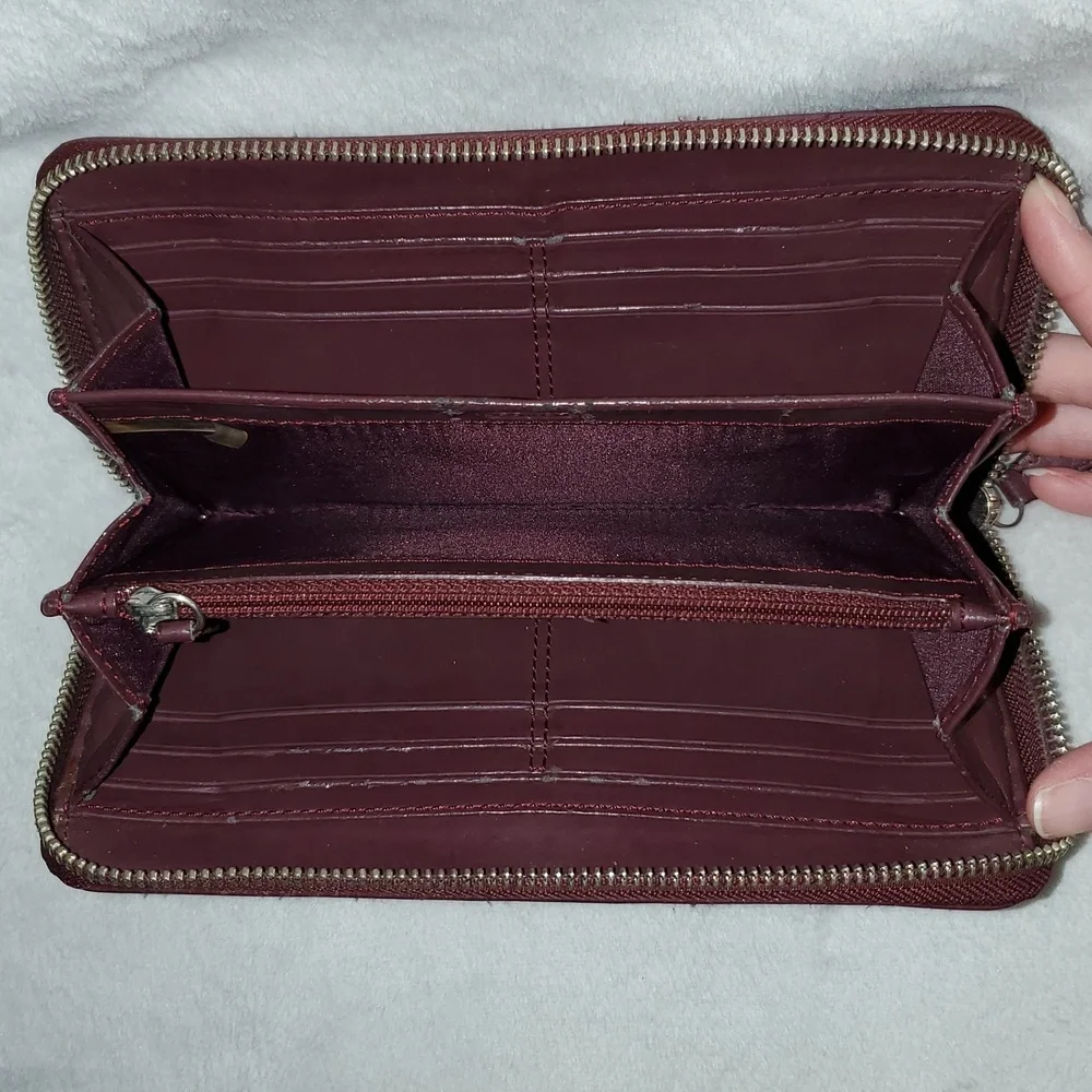Coach Signature Campbell Buckle Accordion Zip Around Wallet